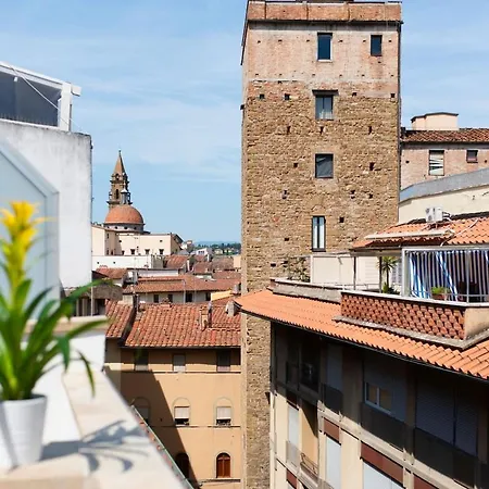 Ponte Vecchio Apartment *