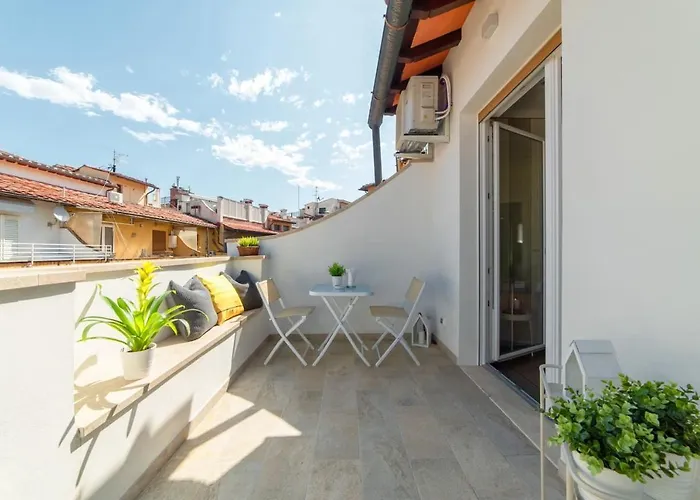 Ponte Vecchio Apartment *