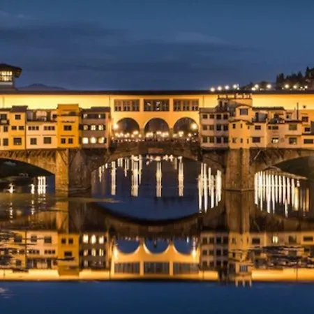 Ponte Vecchio アパート フィレンツェ